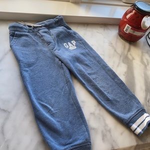 Toddler boys Gap sweatpants in blue size 3